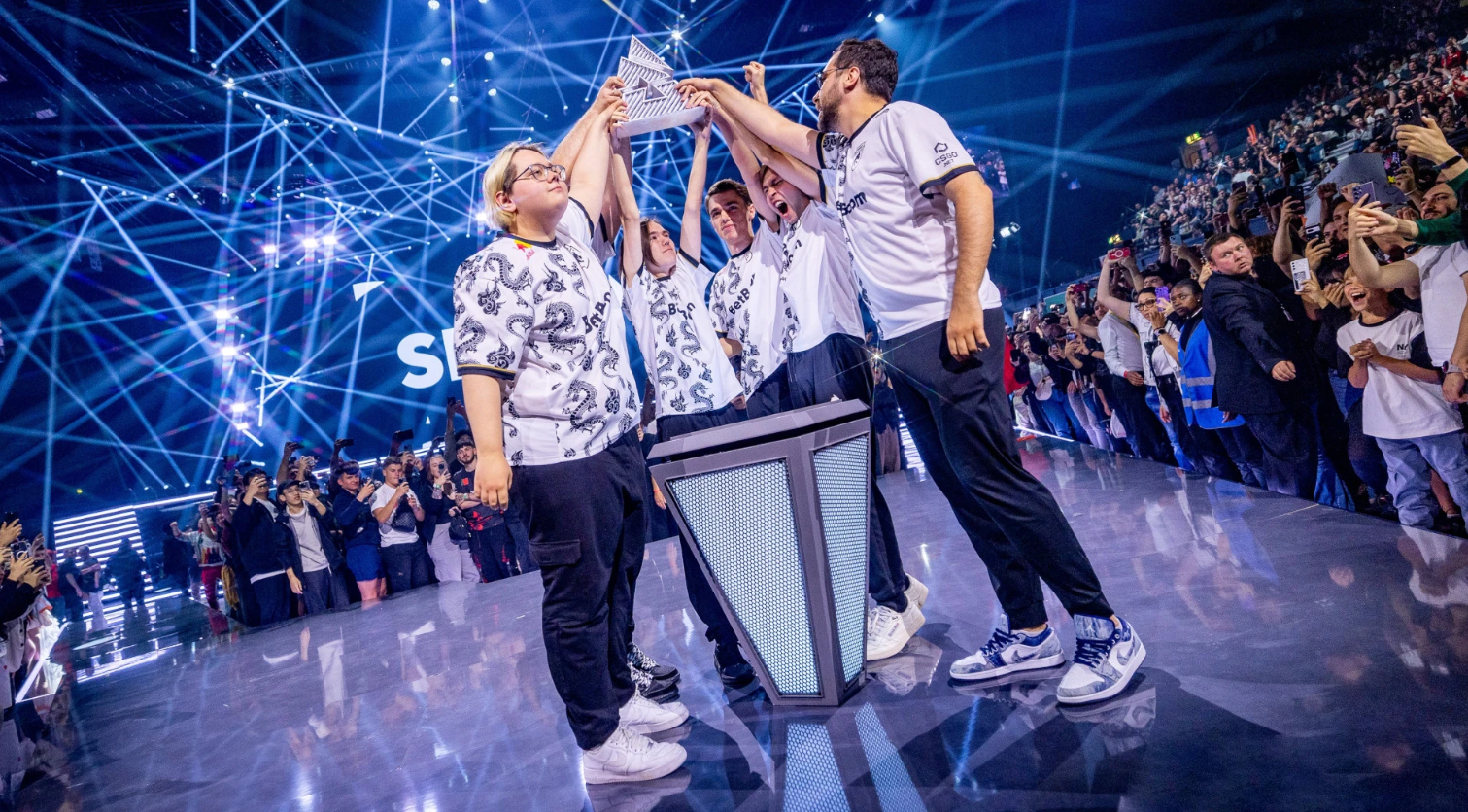Тренер NaVi исследует командную динамику и будущее s1mple