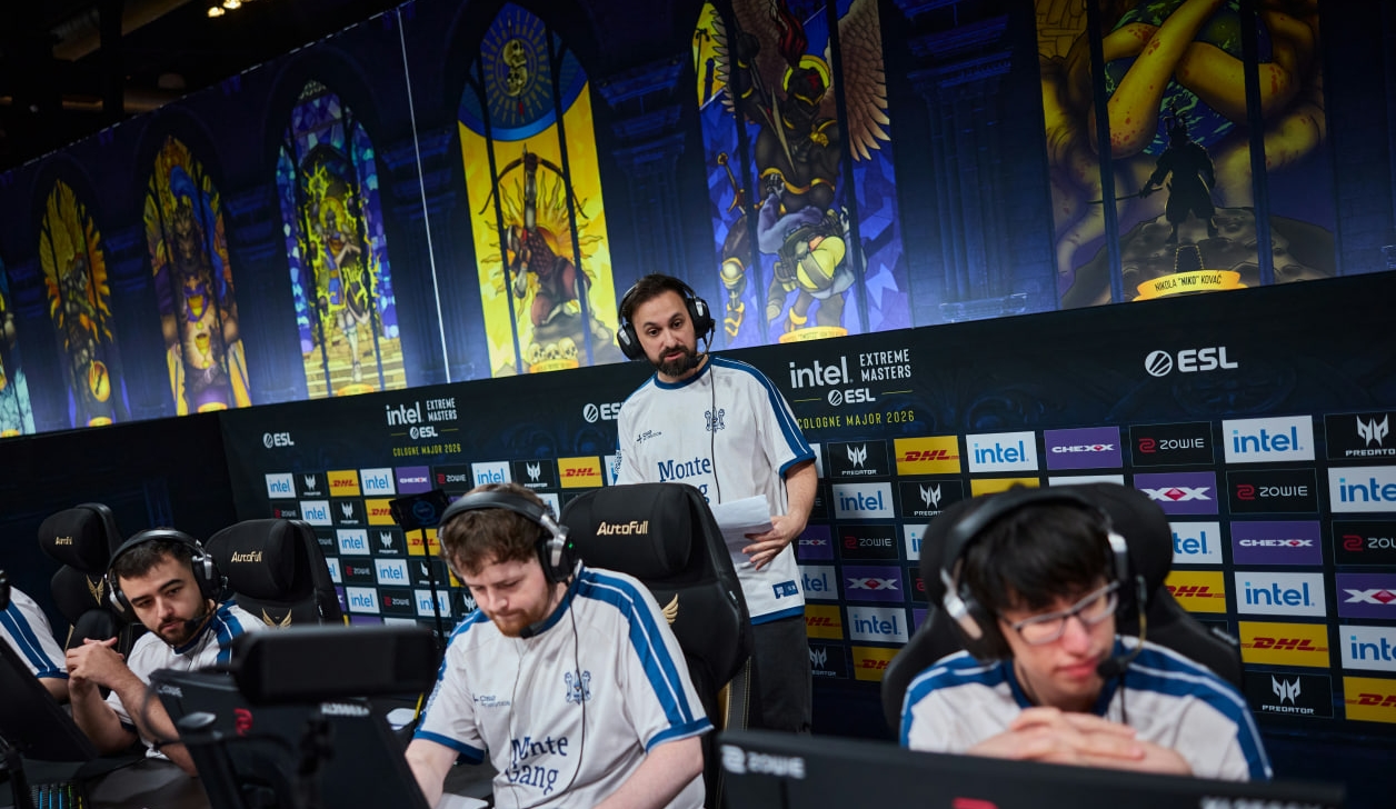 Игроки Monte готовятся к матчу на сцене IEM Cologne Major 2026 по Counter-Strike 2