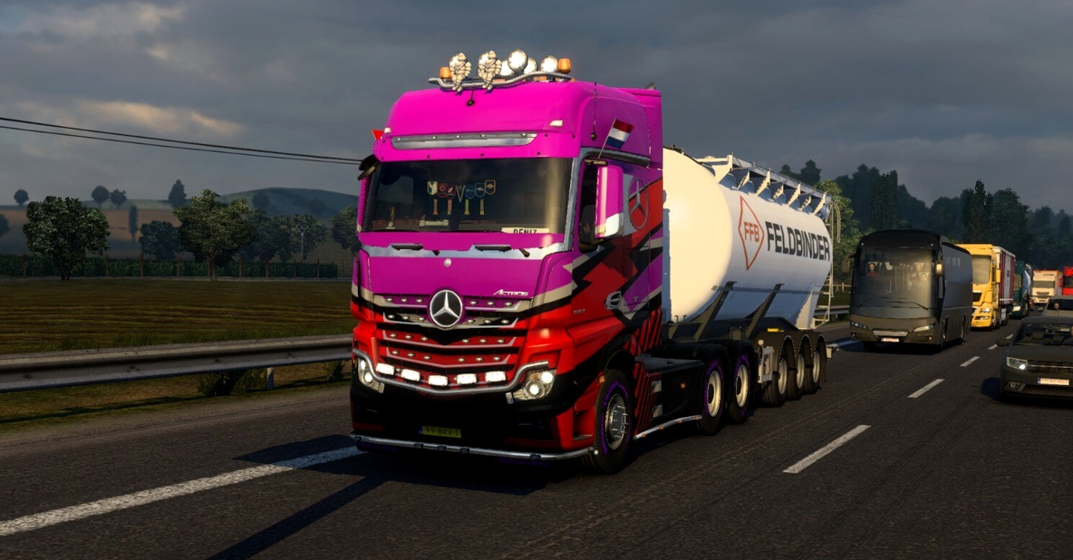 Holland Style Tuning Pack для Euro Truck Simulator 2: как «датский стиль» захватывает кабины дальнобойщиков — изображение 1