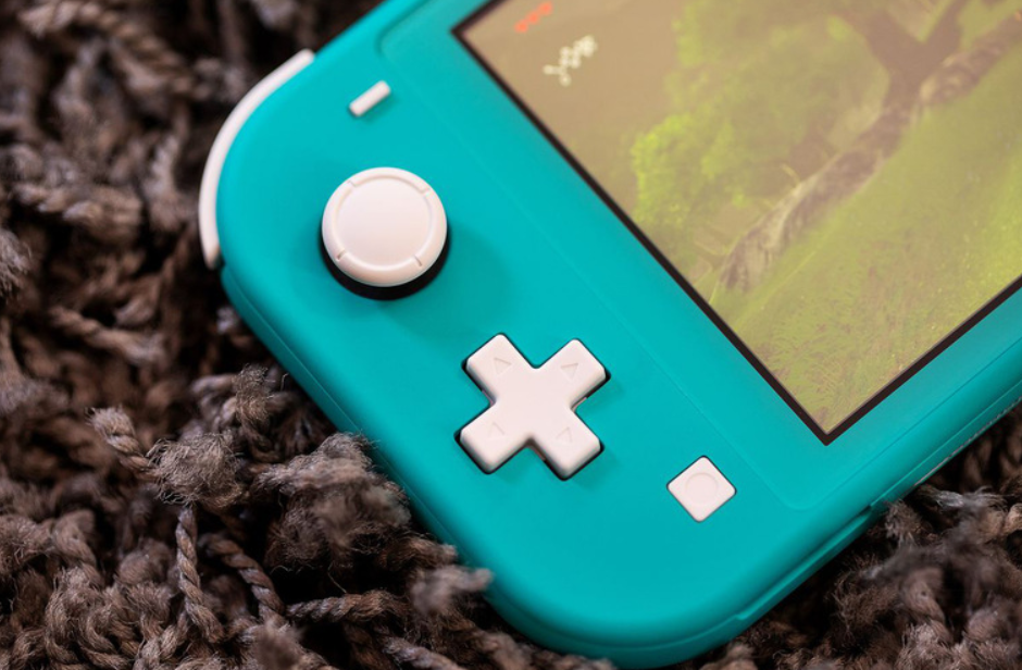 Nintendo Switch Lite — портативная игровая консоль Nintendo перед завершением продаж в 2027 году, оригинальная Switch Lite на фоне новости о прекращении производства