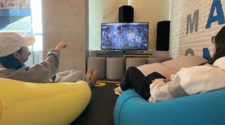 Управление inZOI PS5 DualSense