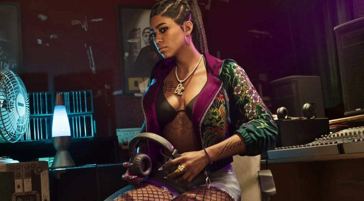 Люсия Каминос, первая играбельная героиня GTA VI, в музыкальной студии на фоне колонок и микшера