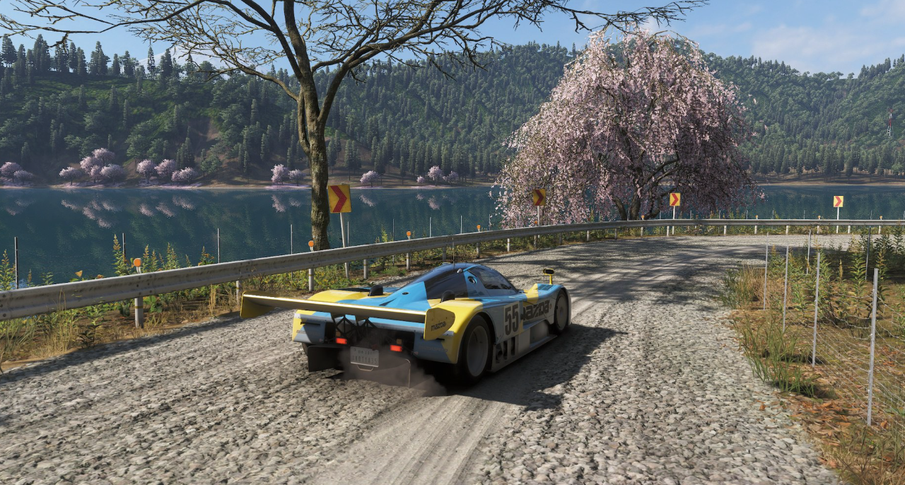 Forza Horizon 6 прибавила в гараже: пять машин и новая трасса на стадионе — изображение 1